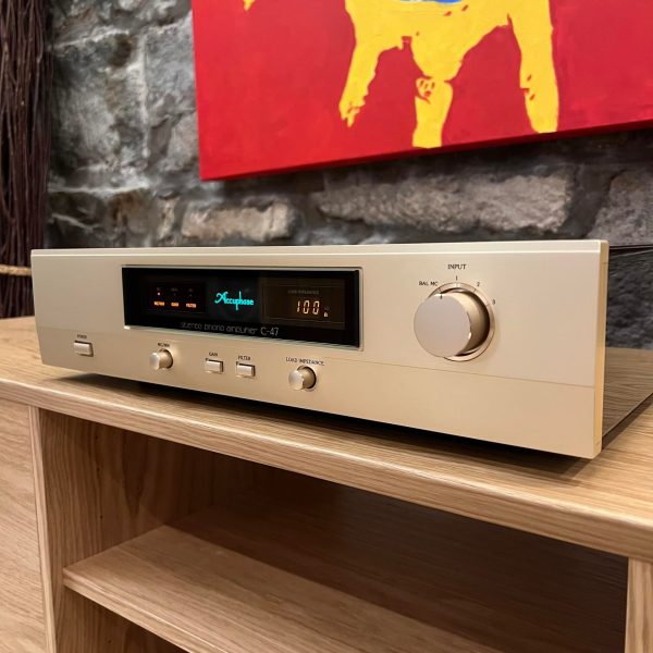 Accuphase C 47 dem room2