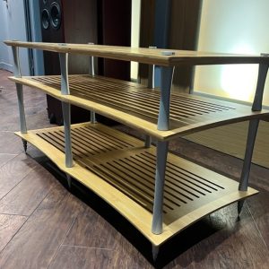 Quadraspire SV2T Hifi Rack Natural Bamboo Silver Uprights Right view Pre-owned available from Loud & Clear Glasgow, Scotland