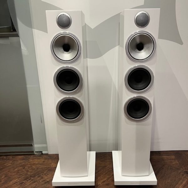 Bowers and Wilkins 704 S3 Floorstanding Speakers White Without Grilles Front View Ex-dem Available from Loud & Clear Glasgow, Scotland