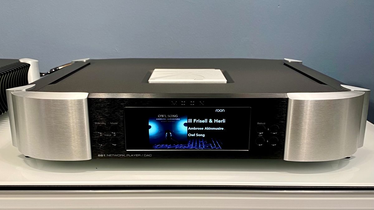 MOON by sim audio audiophile 681 network player, dac, digital streamer with led colour screen from north collection, loud and clear hi-fi, glasgow, scotland, uk