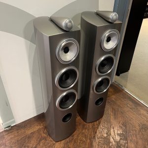 Bowers & Wilkins 804 D3 Mystic Floorstanding Speakers Side View Pre-owned. Available from Loud and Clear Glasgow, Scotland U.K.