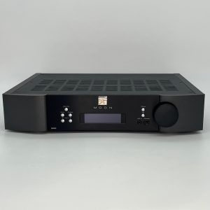 Moon 240i Integrated Amplifier and DAC Black Front View Pre-owned. Available from Loud and Clear Glasgow, Scotland U.K.
