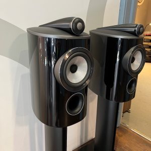 Bowers and Wilkins 805 D4 Standmount Speakers With Stands in Gloss Black Side View Ex-demonstration, Available from Loud and Clear Glasgow, Scotland, UK.