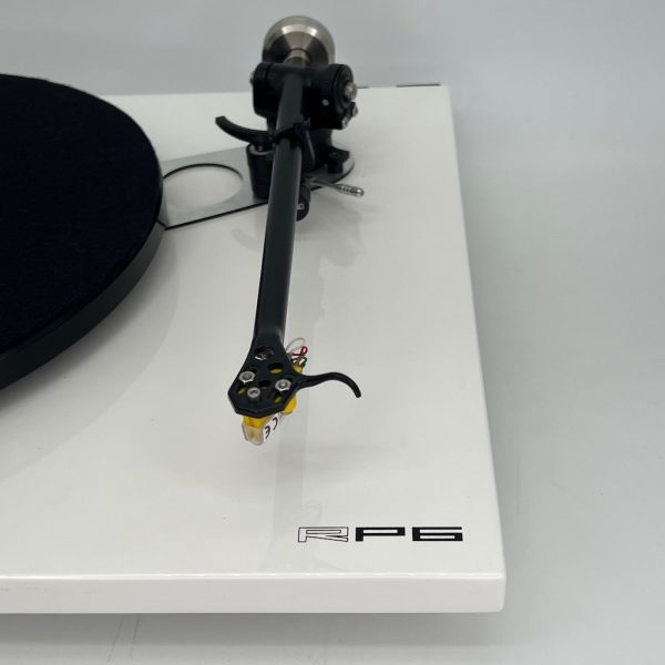 Rega RP6 Turntable Gloss White With Exact Cartridge Arm View Pre-owned, Available at Loud and Clear Glasogw, Scotland, UK.