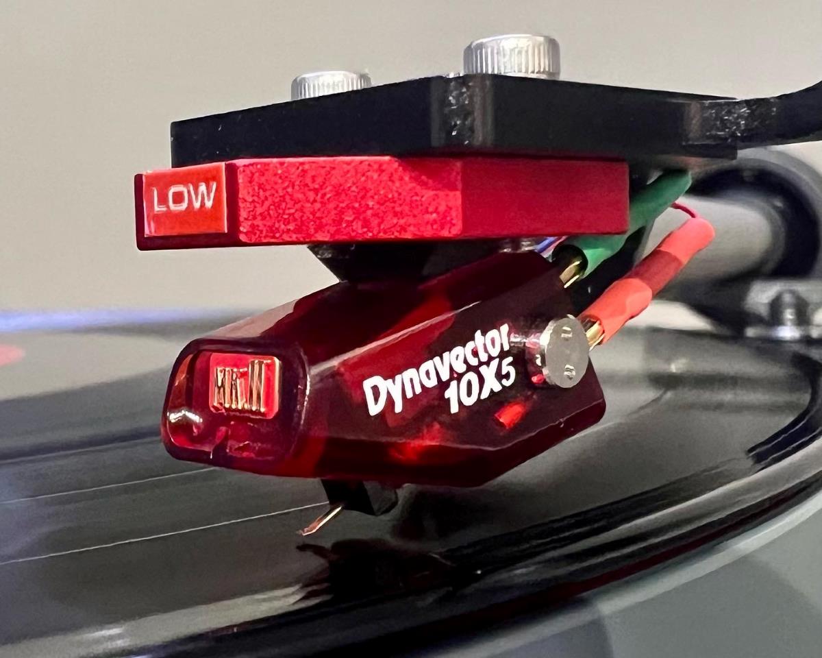 dynavector 10x5 mkii low output moving coil phono cartridge on turntable in dem room playing vinyl, high-end audio products from loud and clear hi-fi, glasgow, scotland, uk