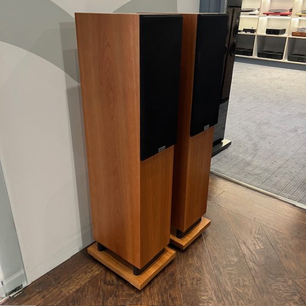 ProAc Response D20 Floorstadning Speakers in Cherry Pre-Owned Side View, Available at Loud and Clear Glasgow, Scotland, U.K.