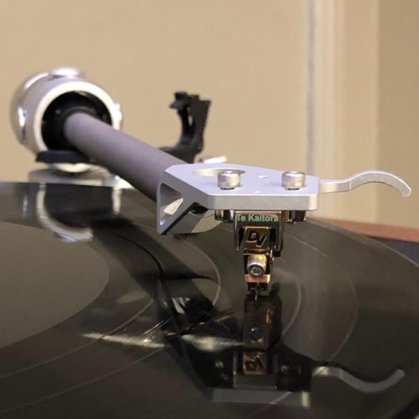 dynavector te kaitora rua tkr moving coil phono cartridge on audio origami pu7 ti tonearm and linn lp12 turntable, vinyl replay from loud and clear hifi, glasgow, scotland, uk