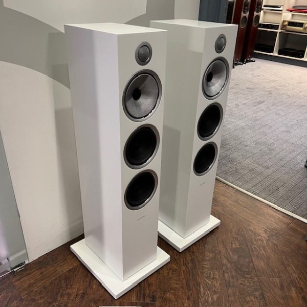 Bower and Wilkins 703 S2 Floorstanding Speakers in White Side View Grilles off Pre-Owned, Available at Loud and Clear Glasgow, Scotland, U.K.