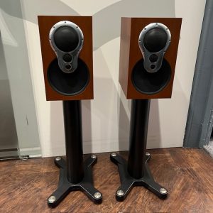 Linn Akurate 212 Standmount Speakers Cherry Pre-Owned Front View, Available at Loud and Clear Glasgow, Scotland, U.K.