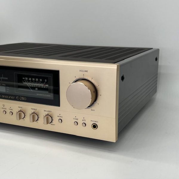 Accuphase E-280 Integrated Amplifier Ex-Demonstration Right View, Available at Loud and Clear Glasgow, Scotland, U.K.