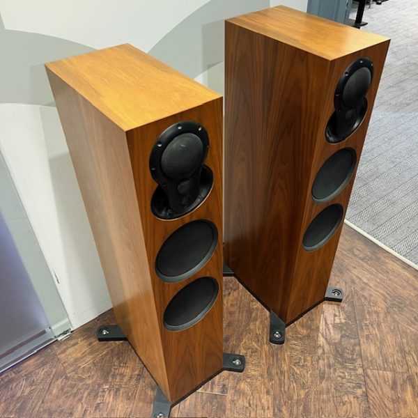 Linn Akurate 242 (Series 2) Floorstanding Loudspeakers in Walnut Pre-Owned Angle View, Available at Loud and Clear Glasgow, Scotland, U.K.