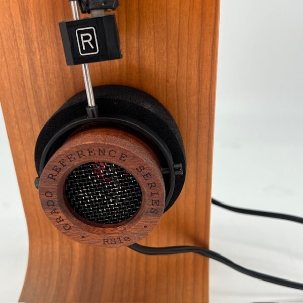 Grado Labs RS1e On-Ear Headphones Pre-Owned Badge View, Available at Loud and Clear Glasgow, Scotland, U.K.