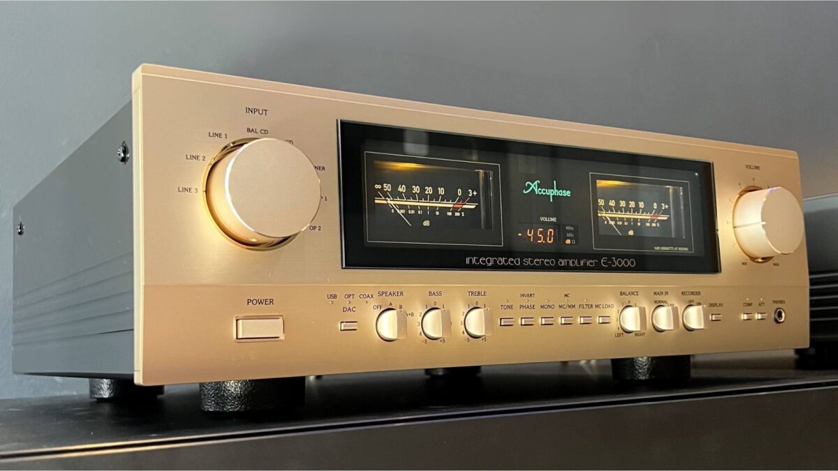 Accuphase E-3000 Stereo Integrated Amplifier, Available from Loud and Clear Glasgow, Scotland, UK.