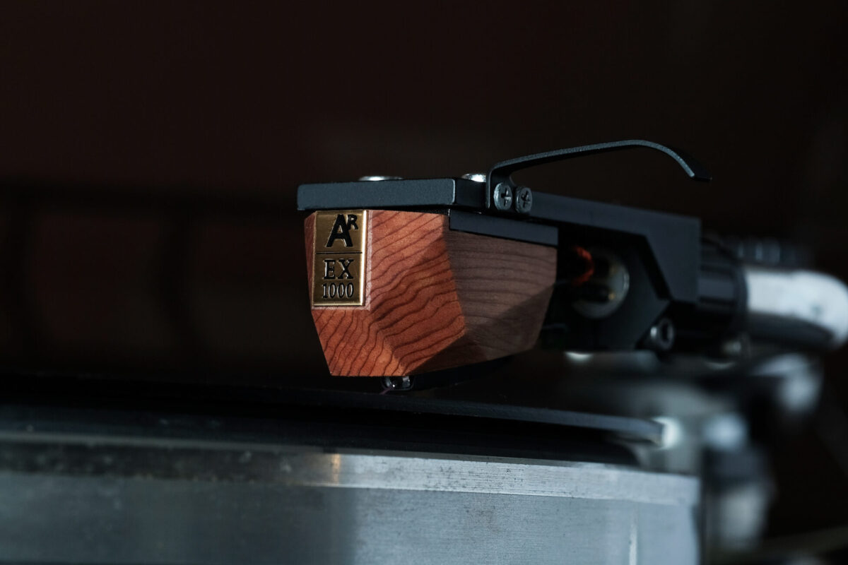 Analog Relax EX1000 Moving Coil Phono Cartridge New Front From Below On Turntable, Available at Loud and Clear Glasgow, Scotland, U.K.