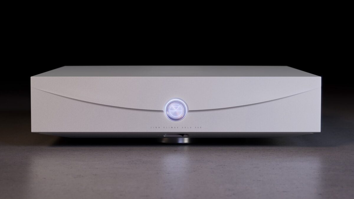 Linn Klimax Solo 500 Mono Power Amplifier New Silver Lifestyle Front-min, Available at Loud and Clear Hi-Fi, Glasgow, Scotland, UK