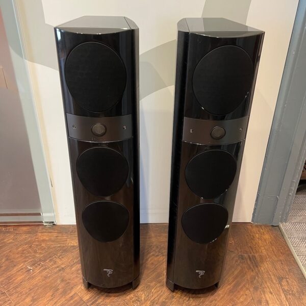 Focal Electra 1028 BE Floorstanding Speakers Gloss Black Pre-Owned Front View, Available at Loud and Clear Glasgow, Scotland, U.K.