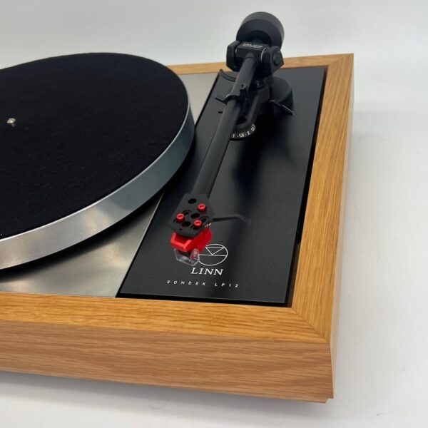 Linn LP12 Turntable Oak Akito L&C Special Build Pre-Owned New Board View, Available at Loud and Clear Glasgow, Scotland, U.K.