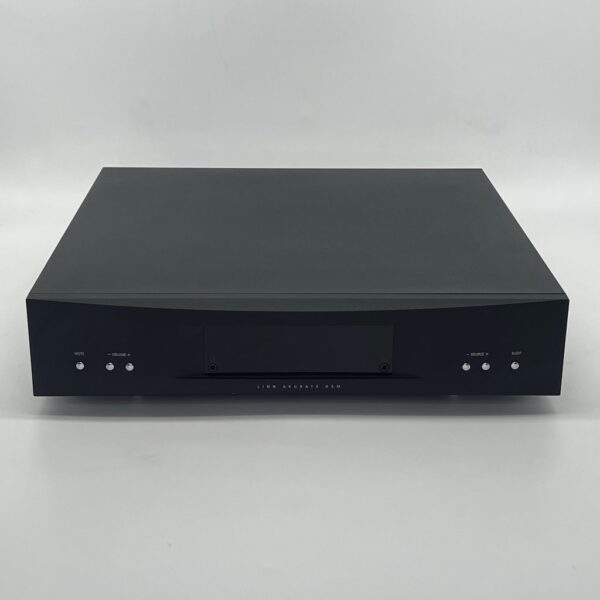 Linn Akurate DSM Pre-Owned Streaming Preamplifier Front View, Available at Loud and Clear Glasgow, Scotland, U.K.