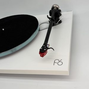 Rega Planar 6 White Turntable Pre-Owned 10x5 high Output Lid Off Arm, Available at Loud and Clear Glasgow, Scotland, U.K.
